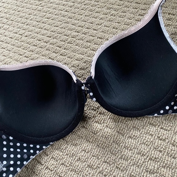 Victoria's Secret Bra - Body by Victoria Perfect Shape - 32D - Picture 3 of 5
